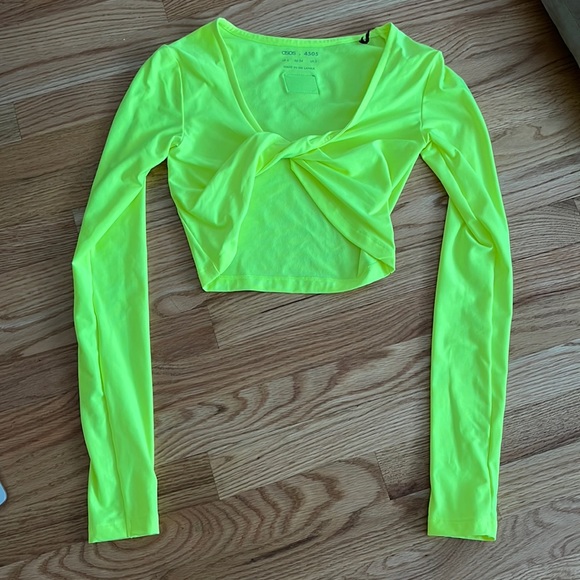 Bright neon crop top twist top - Picture 2 of 2